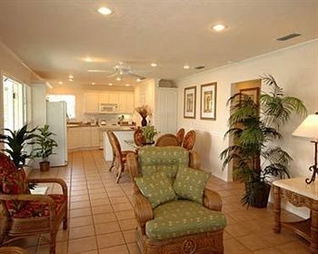 Tradewinds Resort By Resortquest Bradenton Beach Exterior photo